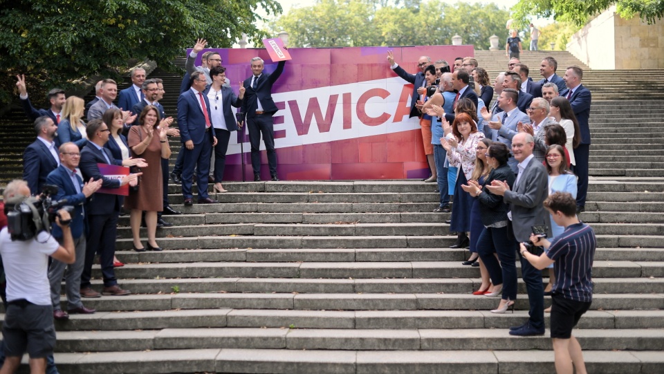 Prezentacja liderów list Lewicy do wyborów parlamentarnych w Parku Rydza-Śmigłego w Warszawie. Fot. PAP/Marcin Obara