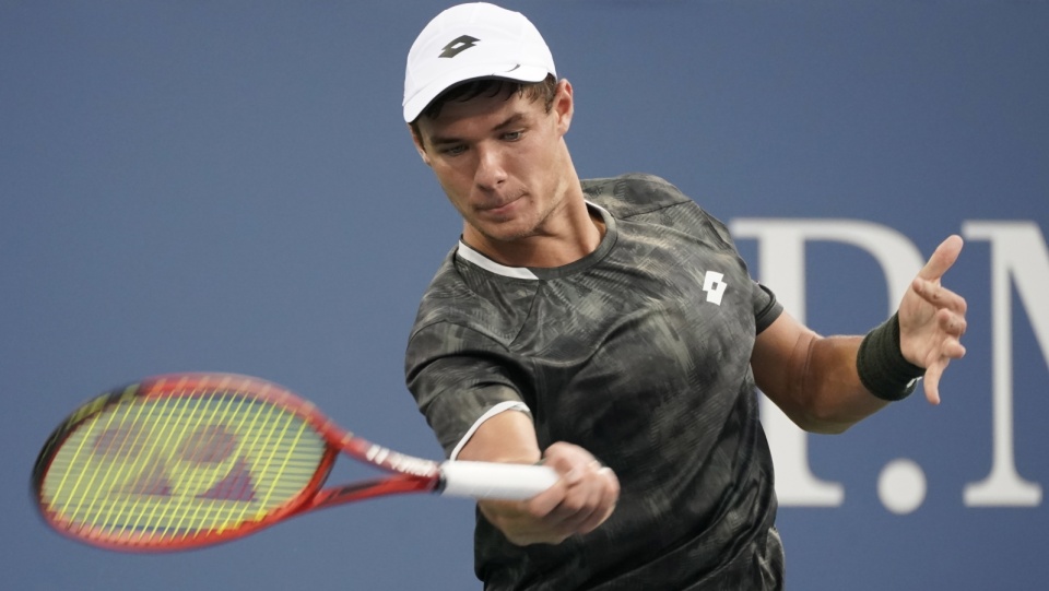 Na zdjęciu Kamil Majchrzak w 3. rundzie US Open 2019. Fot. PAP/EPA/RAY STUBBLEBINE