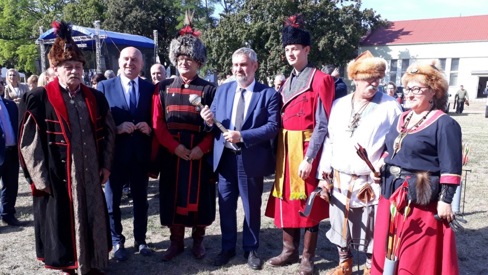 Uczniowie z kilkudziesięciu placówek z całego kraju spotkali się na centralnych obchodach w Starym Brześciu. Fot. Kamila Zroślak