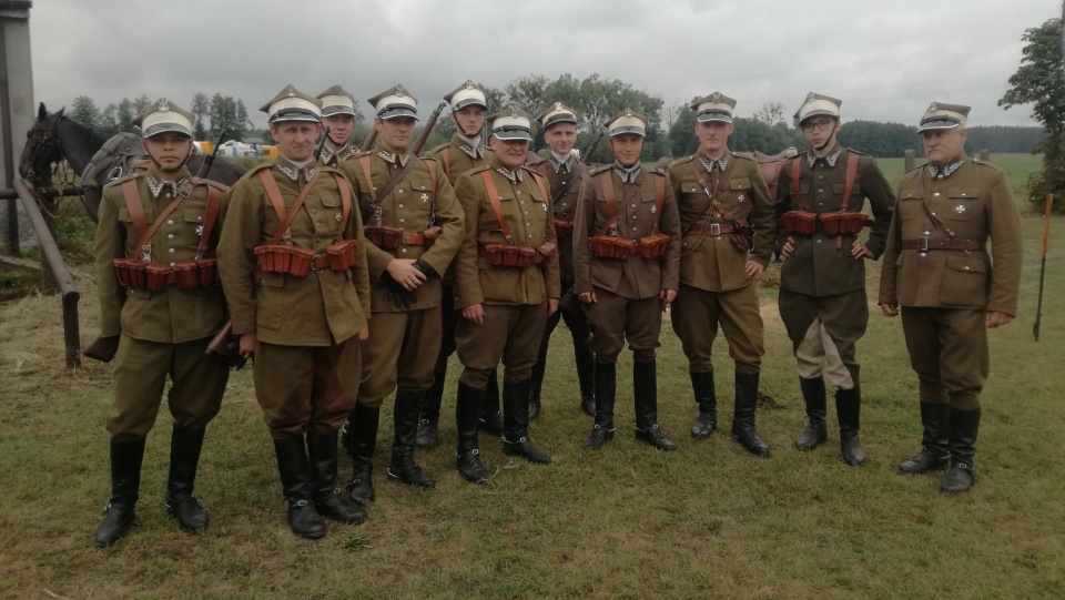 W programie między innymi odsłonięcie pamiątkowej tablicy, pokazy sprzętu wojskowego i potyczki kawaleryjskie. Fot. Marcin Doliński