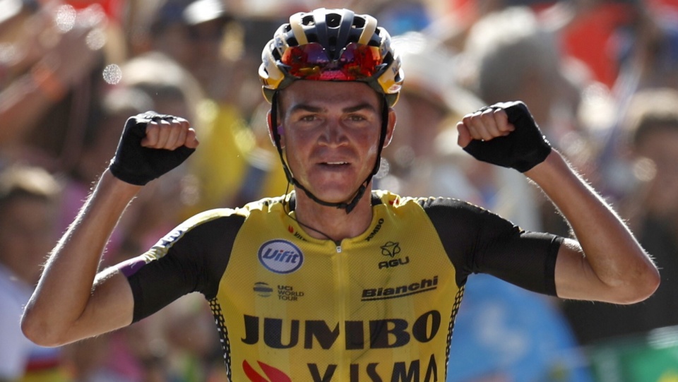 Na zdjęciu Sepp Kuss cieszy się z triumfu na trasie 15. etapu Vuelta a Espana 2019. Fot. PAP/EPA/JAVIER LIZON