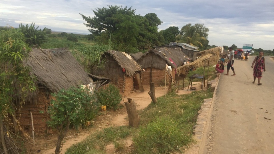 Zbieramy okulary słoneczne i gotowe okulary korekcyjne na potrzeby planowanej Misji Pomocy Medycznej dla dzieci i dorosłych w Mampikony na Madagaskarze. Fot. Nadesłana