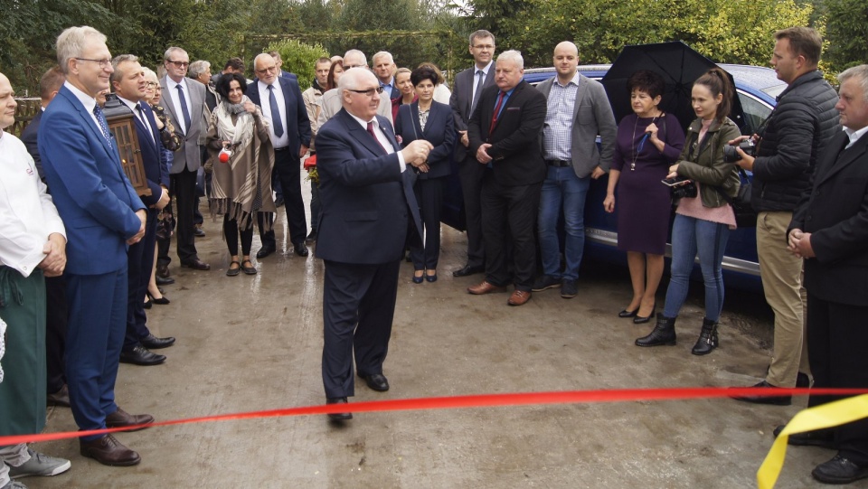 Dwa lata temu podczas nawałnicy stracili dorobek życia. Dziś weszli do swojego nowego domu. Fot. Henryk Żyłkowski