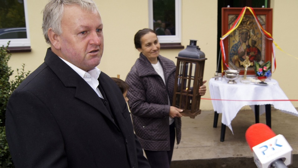 Dwa lata temu podczas nawałnicy stracili dorobek życia. Dziś weszli do swojego nowego domu. Fot. Henryk Żyłkowski