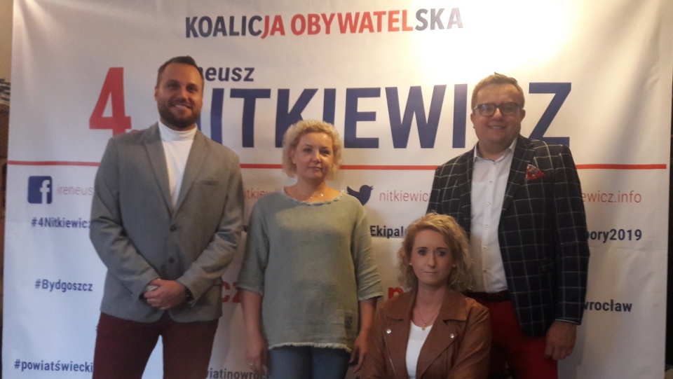 Problemom osób niepełnosprawnych i propozycjom dotyczącym pakietu szczepień - poświęcona była konferencja wyborcza kandydata KO z Bydgoszczy Ireneusza Nitkiewicza. Fot. Sława Skibińska-Dmitruk