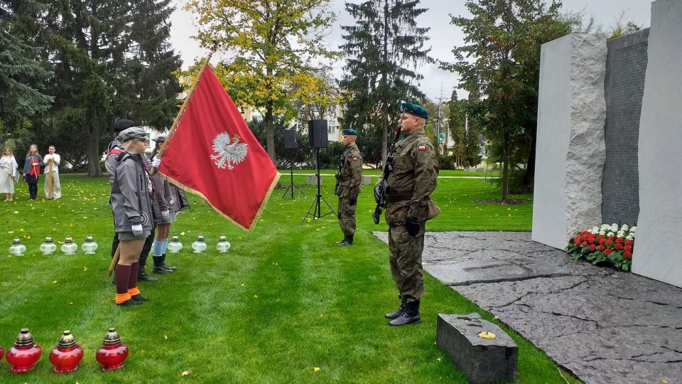 W 80. rocznicę zbrodni pomorskiej w Toruniu odbyły się uroczystości pod pomnikiem w Parku Pamięci. Fot. Adriana Andrzejewska-Kuras