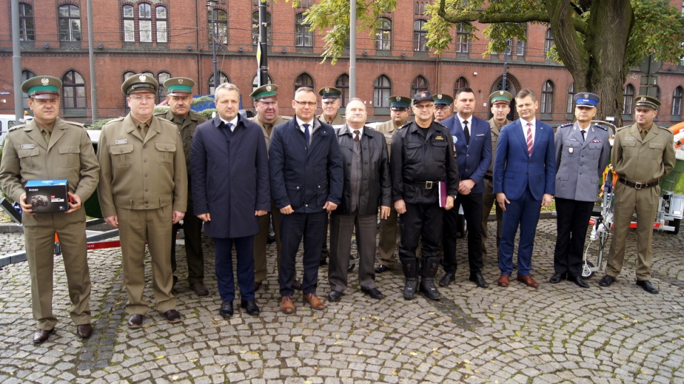 Przekazanie sprzętu było okazją do podsumowania pracy i wręczenia nagród./fot. Henryk Żyłkowski