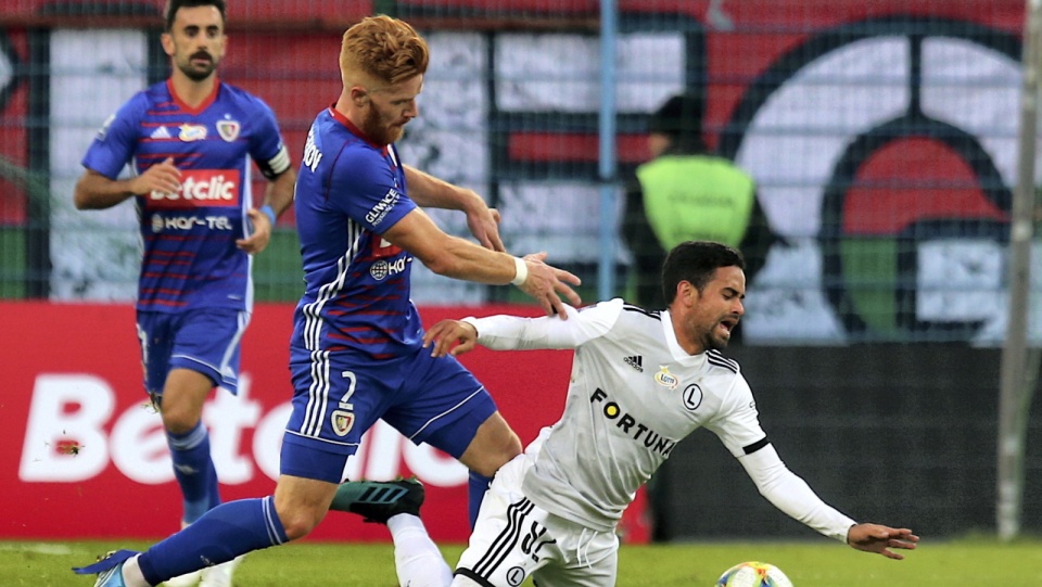 Zdjęcie z meczu Piast Gliwice - Legia Warszawa (2:0) w 11. kolejce ekstraklasy piłkarskiej 2019/2020. Fot. PAP/Andrzej Grygiel