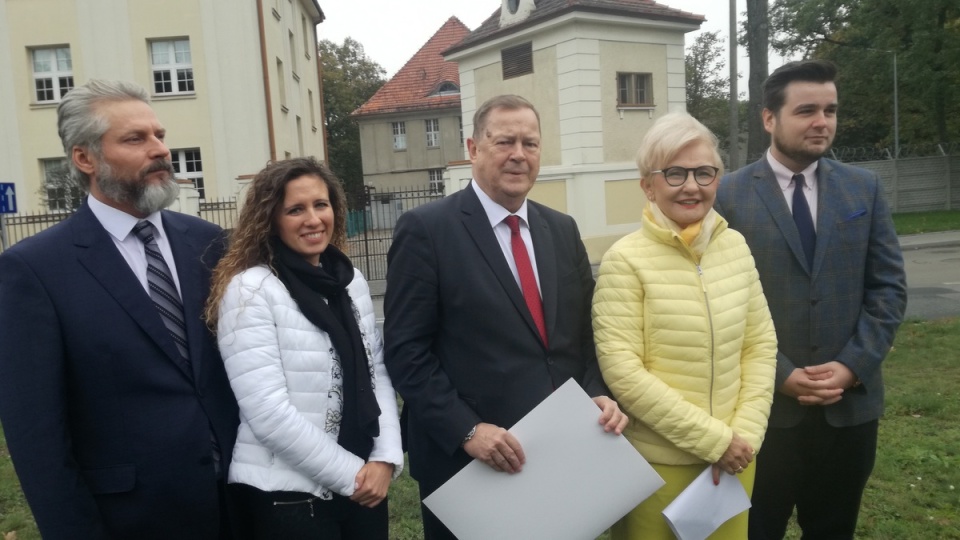 O utworzeniu uczelni poinformowała dzisiaj Iwona Michałek, posłanka Zjednoczonej Prawicy (druga z prawej)/fot. Marcin Doliński