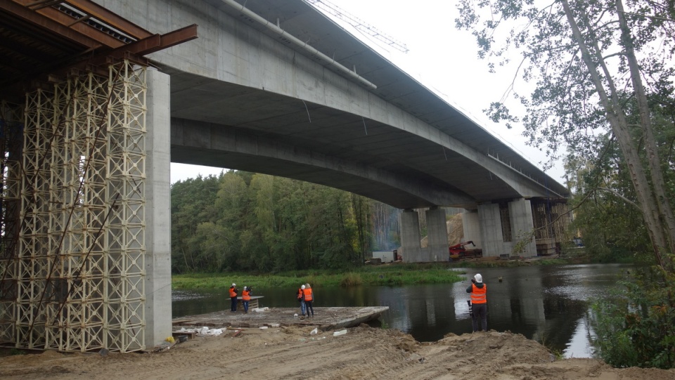 Bydgoski oddział Generalnej Dyrekcji Dróg Krajowych i Autostrad zaprosił dziennikarzy na budowę drogi S-5. /fot. Andrzej Krystek