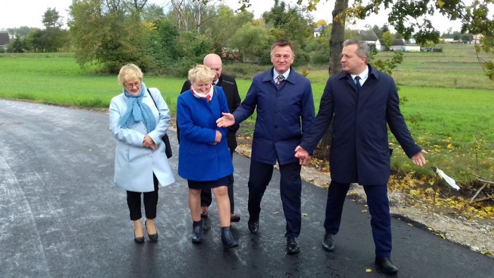 Wojewoda Mikołaj Bogdanowicz i minister Łukasz Schreiber odwiedzili gminę Nakło nad Notecią./fot. Tomasz Gronet