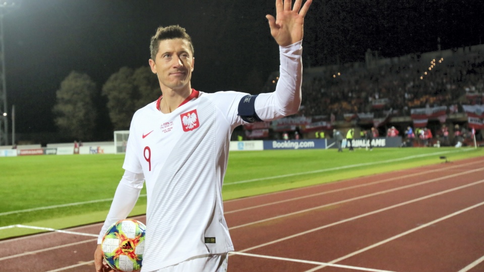 Na zdjęciu Robert Lewandowski, który w czwartkowy wieczór strzelił trzy bramki i poprowadził Polskę do wyjazdowego zwycięstwa z Łotwą 3:0 w 7. kolejce grupy G eliminacji Euro 2020. Fot. PAP/Leszek Szymański