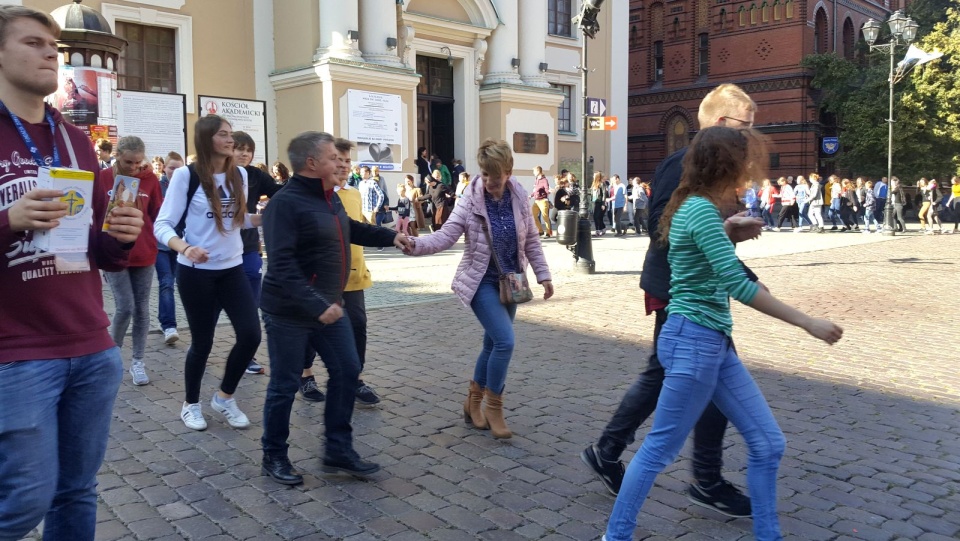 Strefę Uwielbienia w przeddzień Dnia Papieskiego zorganizowała Fundacja Dzieło Nowego Tysiąclecia. Fot. Katarzyna Prętkowska