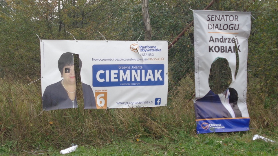 Wyborcze plakaty nie maja łatwego życia.../fot. Marcin Doliński/archiwum