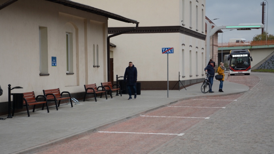 Plac przed dworcem po przebudowie/fot. Sławomir Jezierski