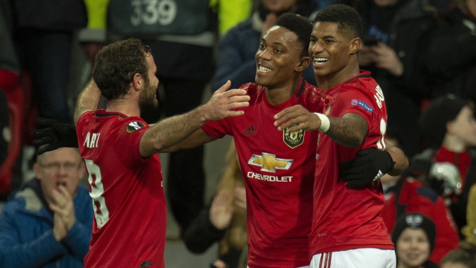 Na zdjęciu radość piłkarzy Manchesteru United ze strzelonego gola w meczu z Partizanem Belgrad (3:0) w 4. kolejce Ligi Europy 2019/2020. Fot. PAP/EPA/PETER POWELL