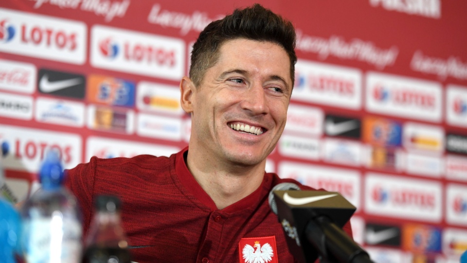 Na zdjęciu Robert Lewandowski podczas konferencji prasowej w Warszawie przed meczami Polski z Izraelem i Słowenią w eliminacjach do Euro 2020. Fot. PAP/Piotr Nowak