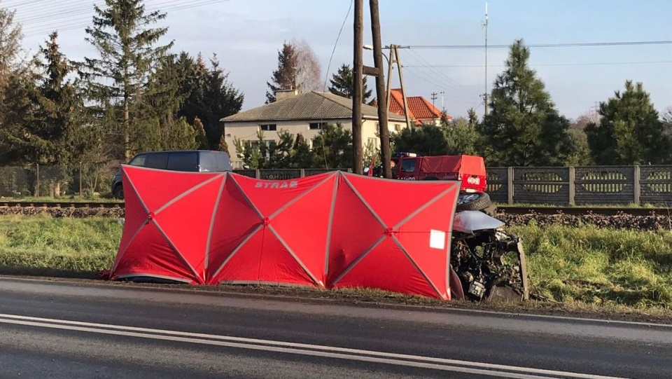 Wypadek wydarzył się na przejeździe kolejowym w Białym Borze koło Grudziądza/fot. materiały policji