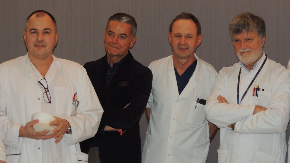 W Centrum Onkologii w Bydgoszczy odbyły się dwie nowatorskie operacje mastektomii z równoczesną rekonstrukcją piersi z użyciem nowoczesnych implantów. Fot. Tatiana Adonis