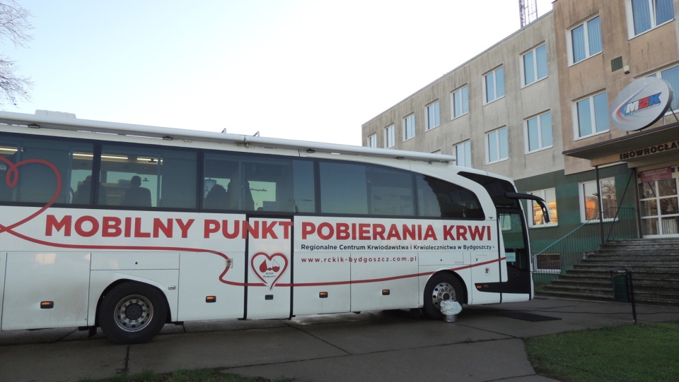 Krwiobus stanął przed zajezdnią MZK przy ul. Inowrocławskiej w Bydgoszczy. Fot. Tatiana Adonis