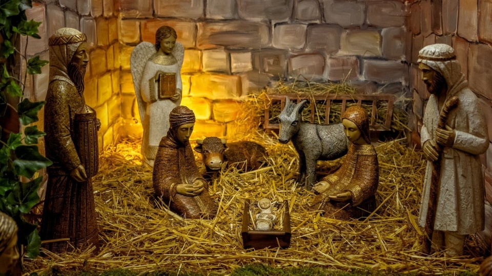 Pasterka upamiętnia oczekiwanie i modlitwę pasterzy zmierzających do Betlejem, by oddać pokłon Jezusowi./fot. Pixabay