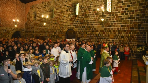 Dwudniowe uroczystości wprowadzenia relikwii błogosławionego ks. podharcmistrza Stefana Wincentego Frelichowskiego do Bazyliki Najświętszej Maryi Panny odbyły się w Inowrocławiu. Fot. Robert Sawicki