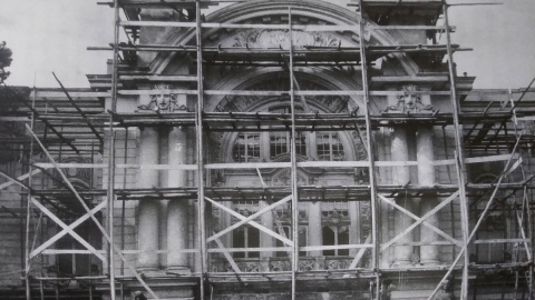 Słowem i obrazem poznajemy historię „Teatru w Toruniu 1904-1944”. Fot. materiały z książki