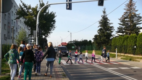 W Chełmży przy ul. Wyszyńskiego uruchomiono sygnalizację świetlną wraz z fotokomórką – radarem. Fot. Nadesłana