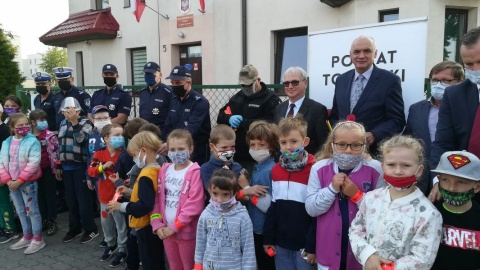 W Chełmży przy ul. Wyszyńskiego uruchomiono sygnalizację świetlną wraz z fotokomórką – radarem. Fot. Nadesłana