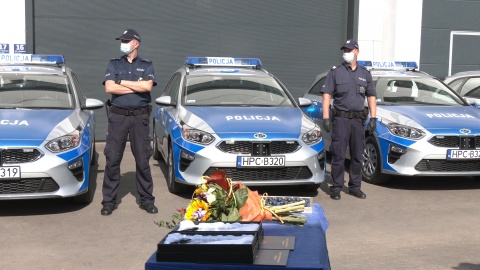 24 nowe samochody osobowe zostały przekazane kujawsko-pomorskim policjantom. Trafiły one do 19 komend miejskich i powiatowych w regionie. Fot. JW