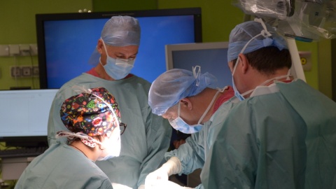 Pierwszą w Polsce operację wszczepienia implantu pniowego u dziecka przeprowadzili bydgoscy lekarze./fot. nadeslane