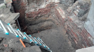 Szczątki ludzkie i cenne zabytki. Odkrycia w okolicach ronda Bernardyńskiego [zdjęcia]