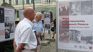 Wystawa o wojnie polsko-bolszewickiej przed Urzędem Wojewódzkim w Bydgoszczy [wideo, zdjęcia]
