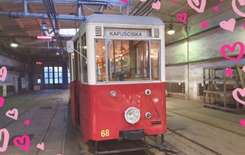 Walentynkowy tramwaj z sercem kursuje po centrum Bydgoszczy