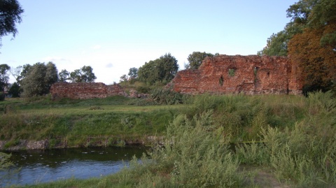 Ruina z przeszłością - i z przyszłością Archeolodzy badają szubiński zamek