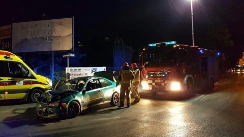 Wypadek w Bydgoszczy. Jeden z kierowców uciekł z miejsca zdarzenia