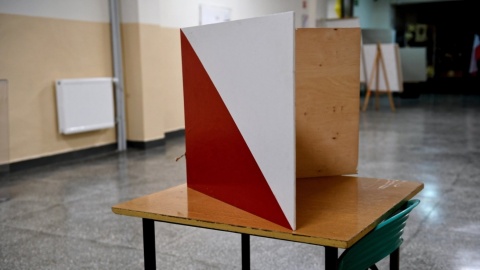 Państwowa Komisja Wyborcza: frekwencja na godzinę 12.00, jaka w naszym regionie