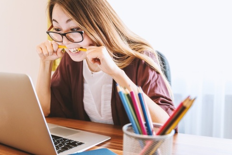 Ułatwiają życie, podkreślają urodę. Modne okulary [reklama]