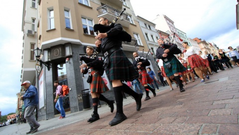 Co to jest: wpada w ucho i porywa ludzi Muzyka celtycka w Toruniu Już gra [wideo]