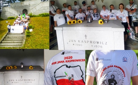 Rowerzyści powitani w Zakopanem. Jechali z Inowrocławia, uczcili 160. urodziny Kasprowicza