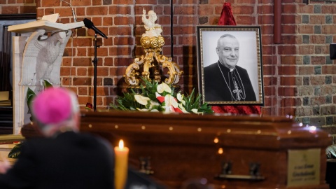 Pogrzeb kardynała Zenona Grocholewskiego w poznańskiej katedrze