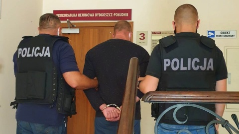 Damski bokser z Kapuścisk do aresztu. Wcześniej uderzył ekspedientkę, gdy zwróciła uwagę, że nie ma maseczki