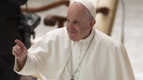 Papież Franciszek dziękuje Polakom. I prosi o przestrzeganie norm sanitarnych