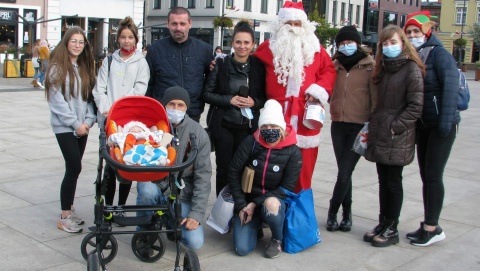 Święty Mikołaj na rowerze w październiku Zrobił to dla małej Celinki z Szubina