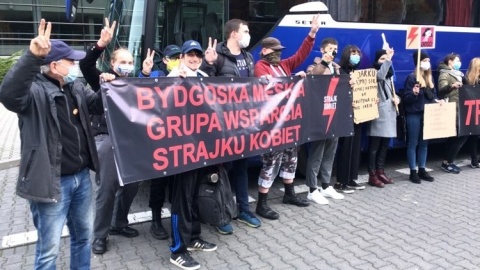 Wyjechali z Bydgoszczy wesprzeć protest w Warszawie