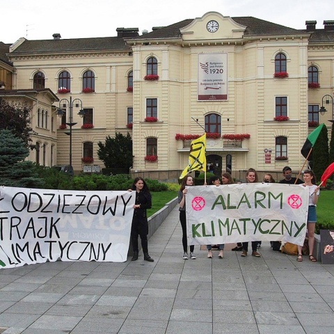 Młodzieżowy Strajk Klimatyczny w Bydgoszczy. Katastrofa już się dzieje [wideo]