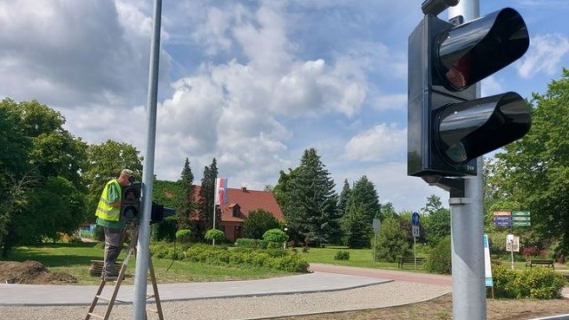 Buspasy, nowe rondo, chodniki i ścieżki rowerowe. Myślęcinek się zmienia