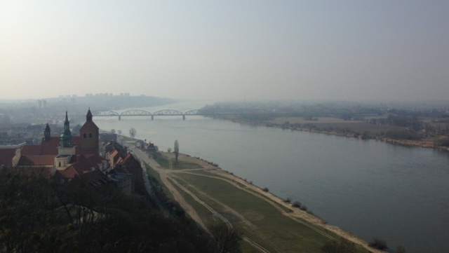 Więcej zgonów niż rok temu w Toruniu i Grudziądzu. Przyczyną COVID-19