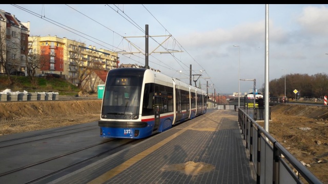 Tak się jeździ tramwajową Kujawską i tak się nad nią lata [film z drona, wideo, zdjęcia]