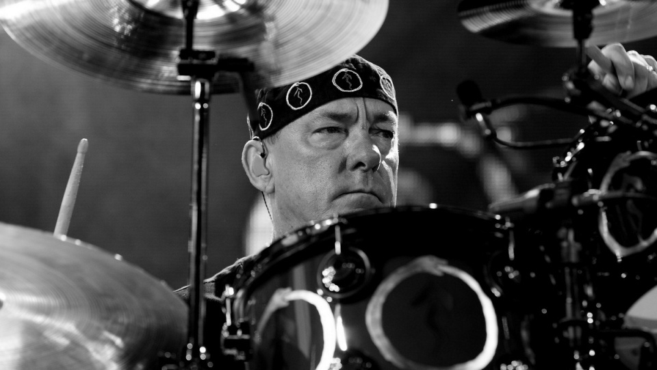 W wieku 67 lat zmarł Neil Peart. Legenda Rocka przegrała walkę z nowotworem. Fot. archiwum PAP/EPA
